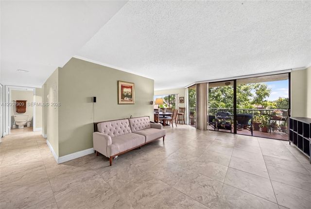 6666 SW 115th Court 301, Miami, FL 33173