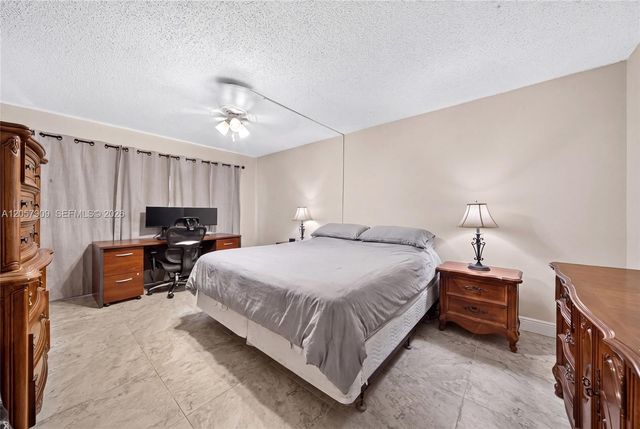 6666 SW 115th Court 301, Miami, FL 33173