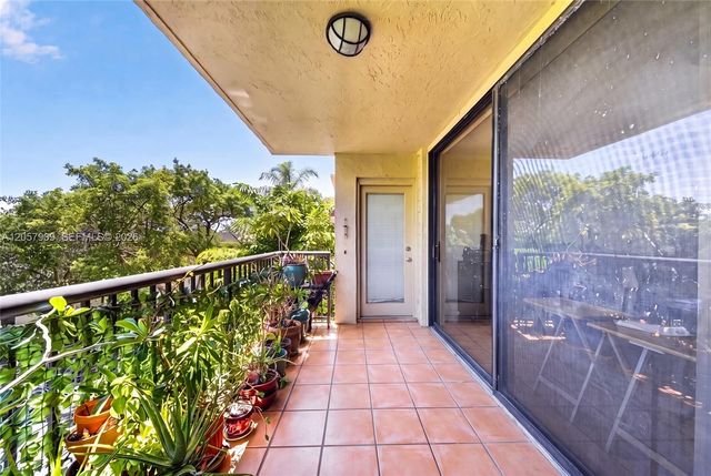 6666 SW 115th Court 301, Miami, FL 33173