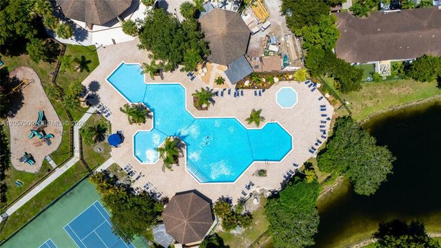 6666 SW 115th Court 301, Miami, FL 33173