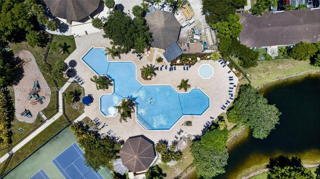 6666 SW 115th Court 301, Miami, FL 33173