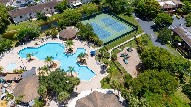 6666 SW 115th Court 301, Miami, FL 33173