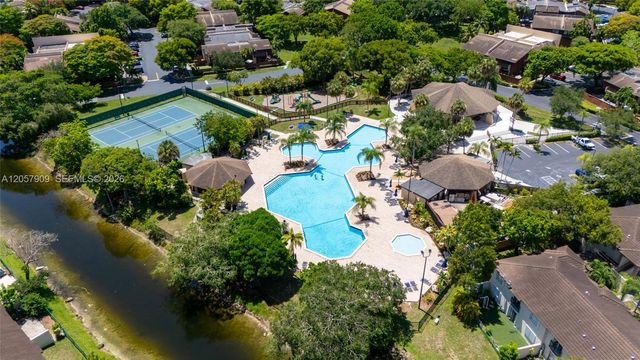 6666 SW 115th Court 301, Miami, FL 33173