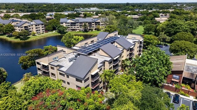 6666 SW 115th Court 301, Miami, FL 33173