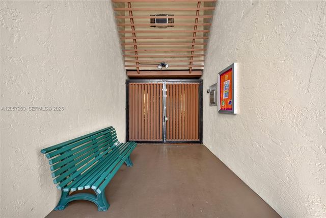 6666 SW 115th Court 301, Miami, FL 33173