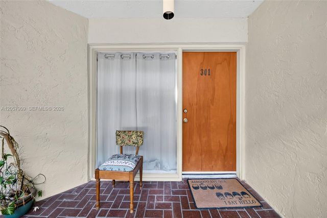 6666 SW 115th Court 301, Miami, FL 33173