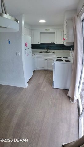 1610 S Palmetto Ave Apt 18, South Daytona, FL 32119