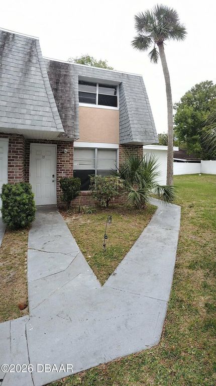 1610 S Palmetto Ave Apt 18, South Daytona, FL 32119