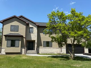 1744 Walnut Circle, Northbrook, IL 60062