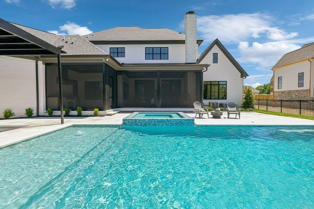 8104 Turning Point Dr, Brentwood, TN 37027