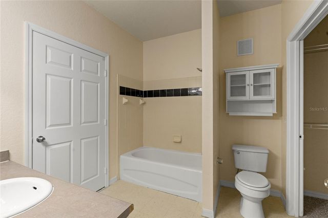 6021 WESTGATE DRIVE 823, Orlando, FL 32835