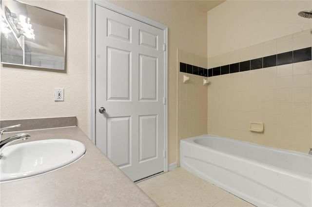 6021 WESTGATE DRIVE 823, Orlando, FL 32835