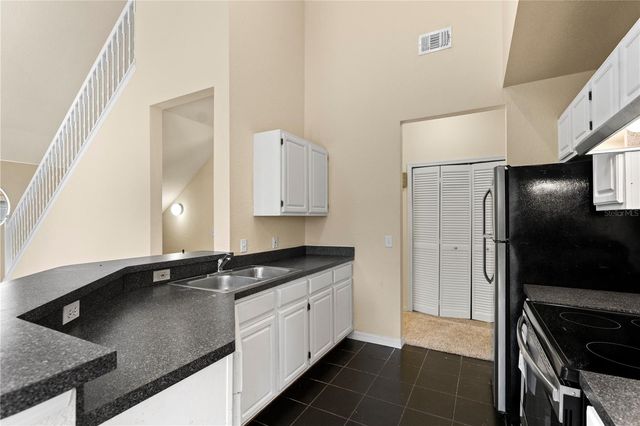 6021 WESTGATE DRIVE 823, Orlando, FL 32835