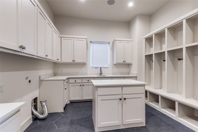 6921 Valley View Lane, Dallas, TX 75240