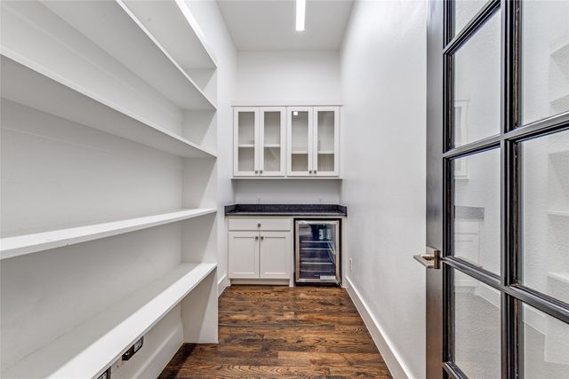 6921 Valley View Lane, Dallas, TX 75240