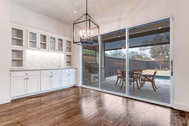 6921 Valley View Lane, Dallas, TX 75240