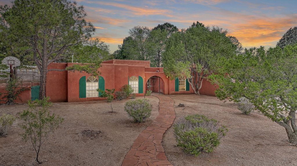 1020 BRAZOS Place SE, Albuquerque, NM 87123