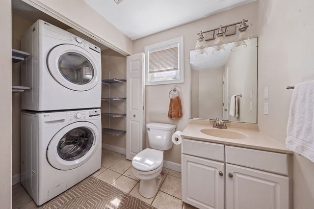 8 Standish Avenue, Hull, MA 02045