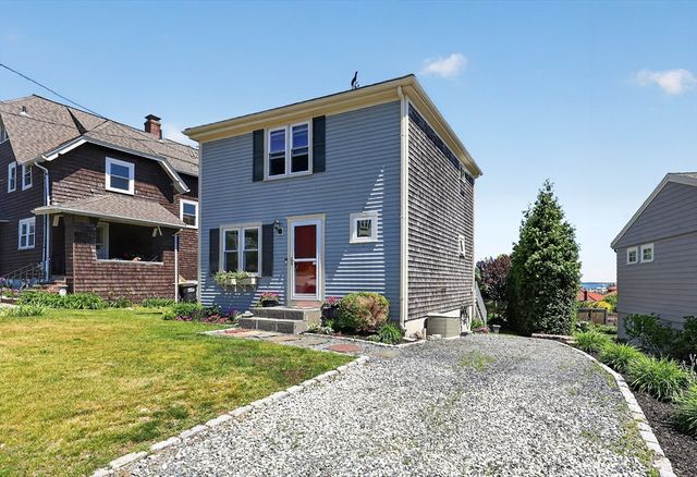 8 Standish Avenue, Hull, MA 02045