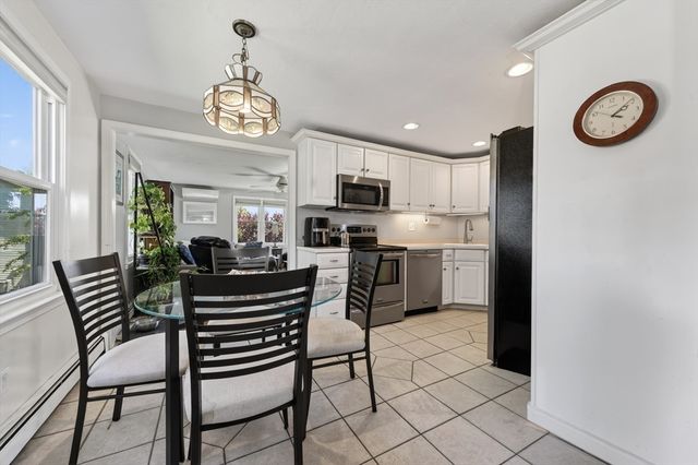 8 Standish Avenue, Hull, MA 02045