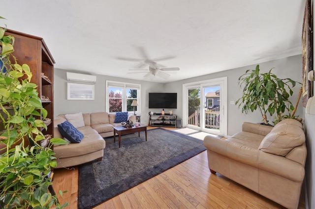 8 Standish Avenue, Hull, MA 02045