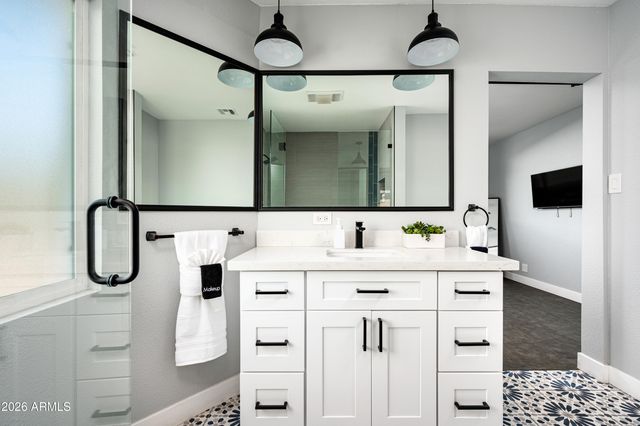 8059 E CAMBRIDGE Avenue, Scottsdale, AZ 85257