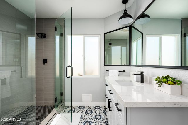 8059 E CAMBRIDGE Avenue, Scottsdale, AZ 85257