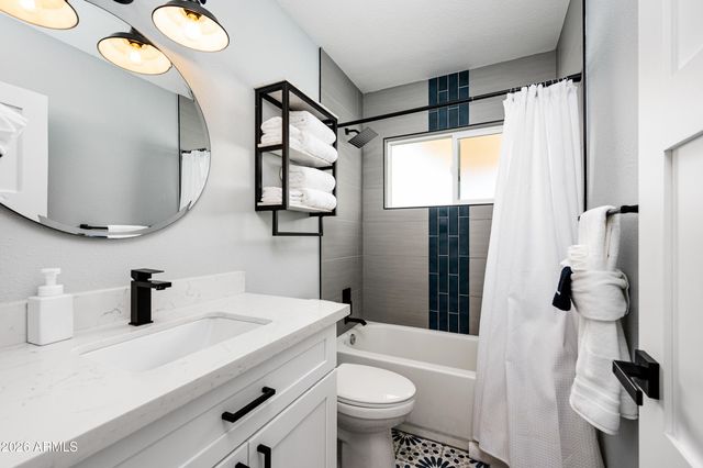 8059 E CAMBRIDGE Avenue, Scottsdale, AZ 85257