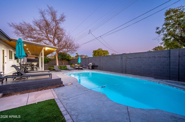 8059 E CAMBRIDGE Avenue, Scottsdale, AZ 85257