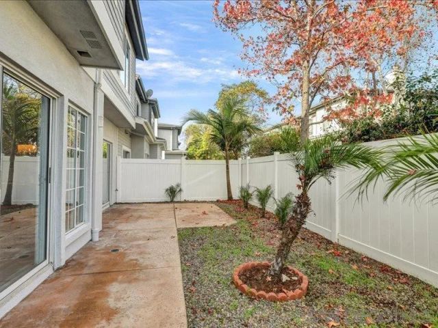 8641 Via Mallorca F, La Jolla, CA 92037