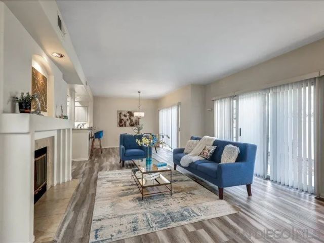 8641 Via Mallorca F, La Jolla, CA 92037