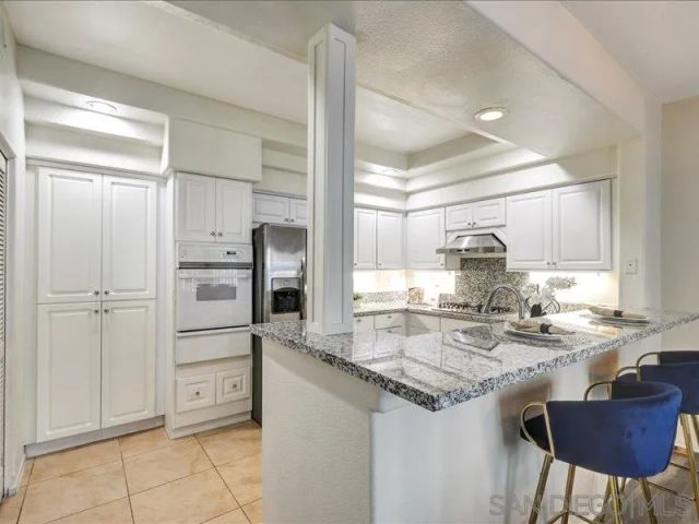 8641 Via Mallorca F, La Jolla, CA 92037