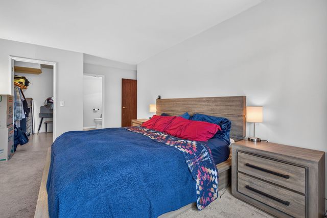 2407 E Brandenberry Court 1L, Arlington Heights, IL 60004