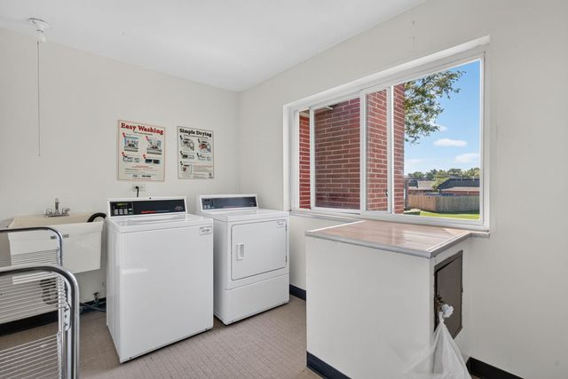 2407 E Brandenberry Court 1L, Arlington Heights, IL 60004
