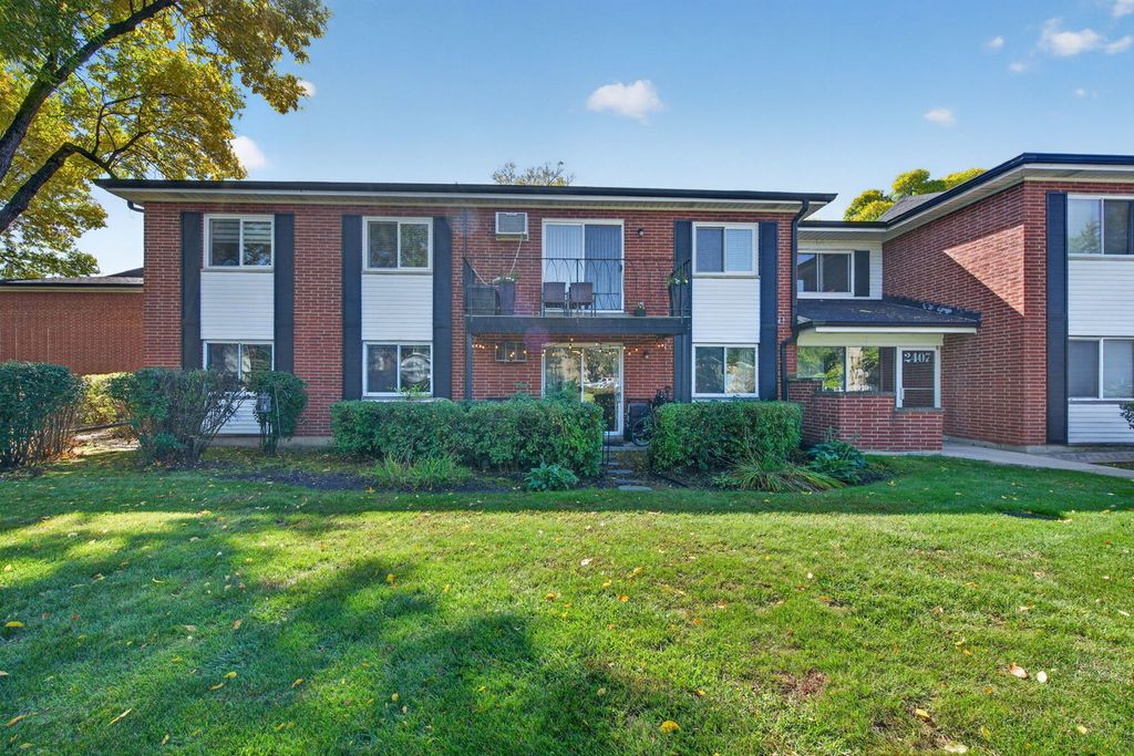 2407 E Brandenberry Court 1L, Arlington Heights, IL 60004 — photo 2
