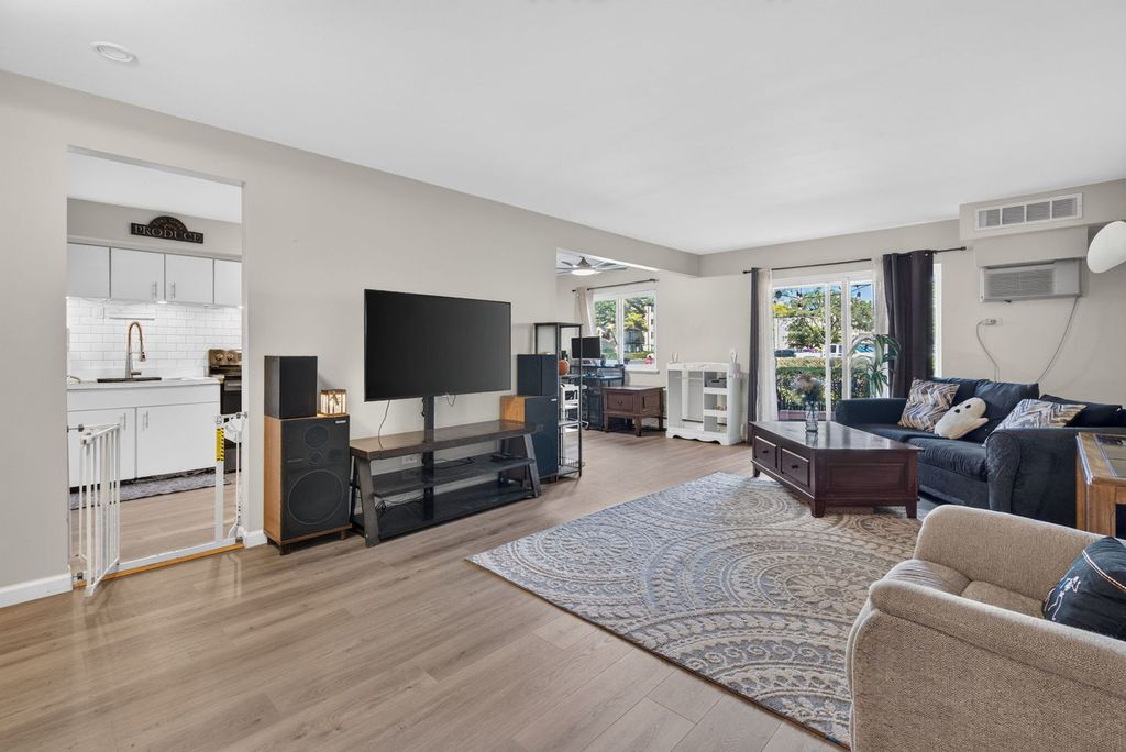 2407 E Brandenberry Court 1L, Arlington Heights, IL 60004 — photo 4