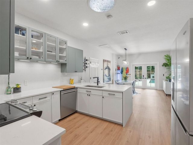 301 S LAWSONA BOULEVARD, Orlando, FL 32801