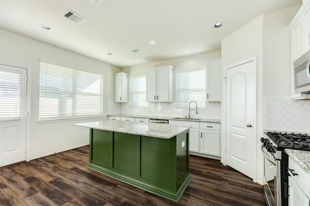 352 Selah Ct, Alvin, TX 77511