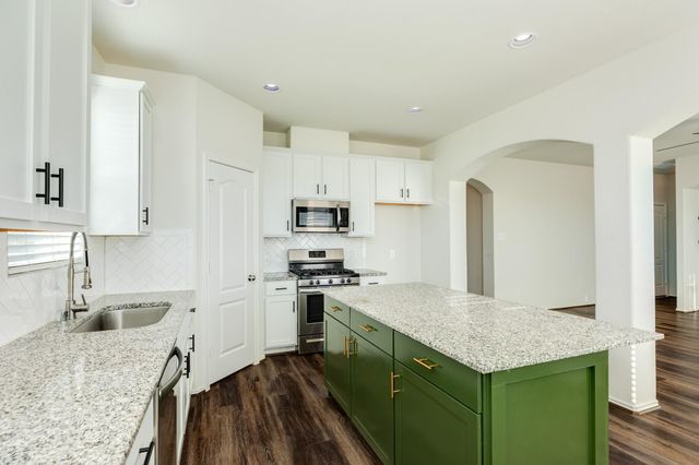 352 Selah Ct, Alvin, TX 77511