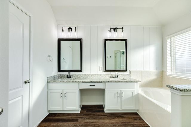 352 Selah Ct, Alvin, TX 77511