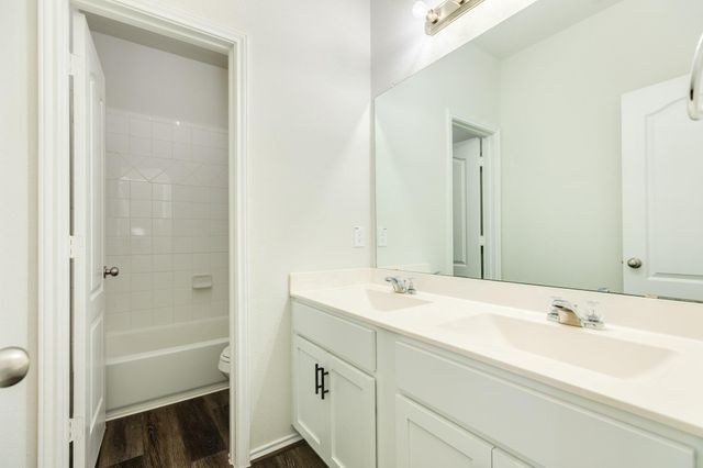 352 Selah Ct, Alvin, TX 77511