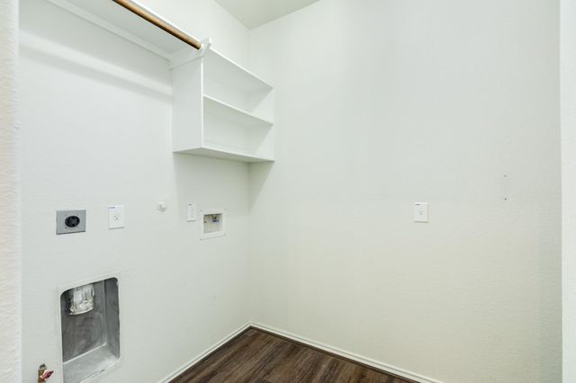 352 Selah Ct, Alvin, TX 77511