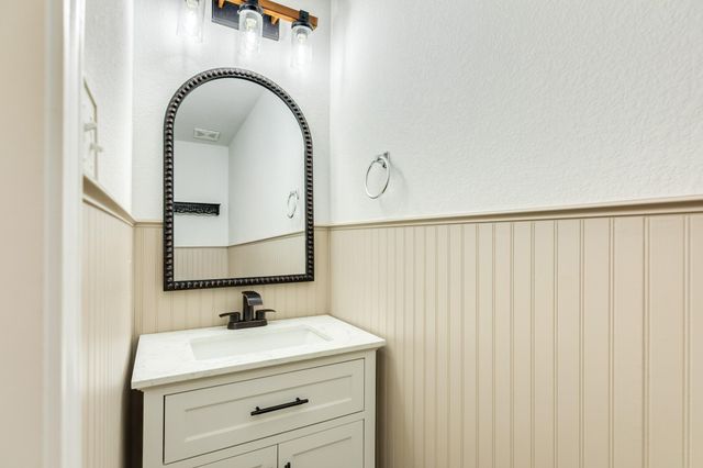 352 Selah Ct, Alvin, TX 77511