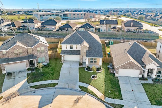 352 Selah Ct, Alvin, TX 77511