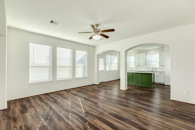 352 Selah Ct, Alvin, TX 77511