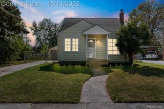 16106 Chesterfield Avenue, Eastpointe, MI 48021