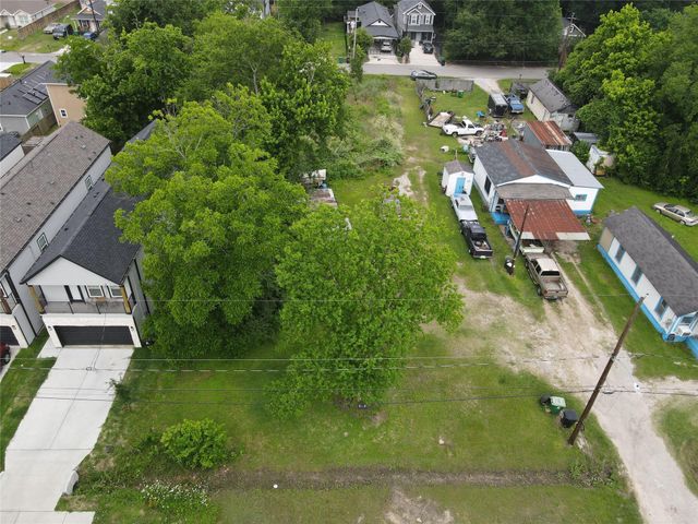 8215 Venus Street, Houston, TX 77088