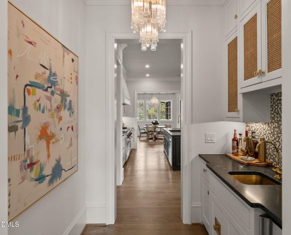 812 Manchester Drive, Raleigh, NC 27609