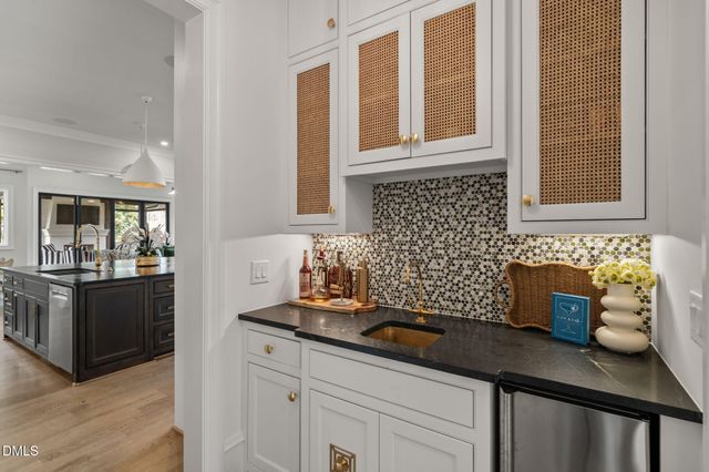 812 Manchester Drive, Raleigh, NC 27609