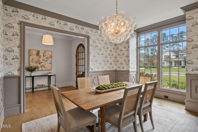 812 Manchester Drive, Raleigh, NC 27609